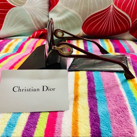 Dior Sunglasses in excellent like new condition (mirrored) - Picture 3 of 5